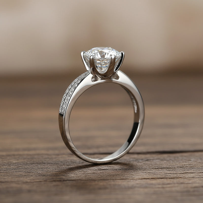 18K White Gold Round Cut Solitaire Engagement Ring