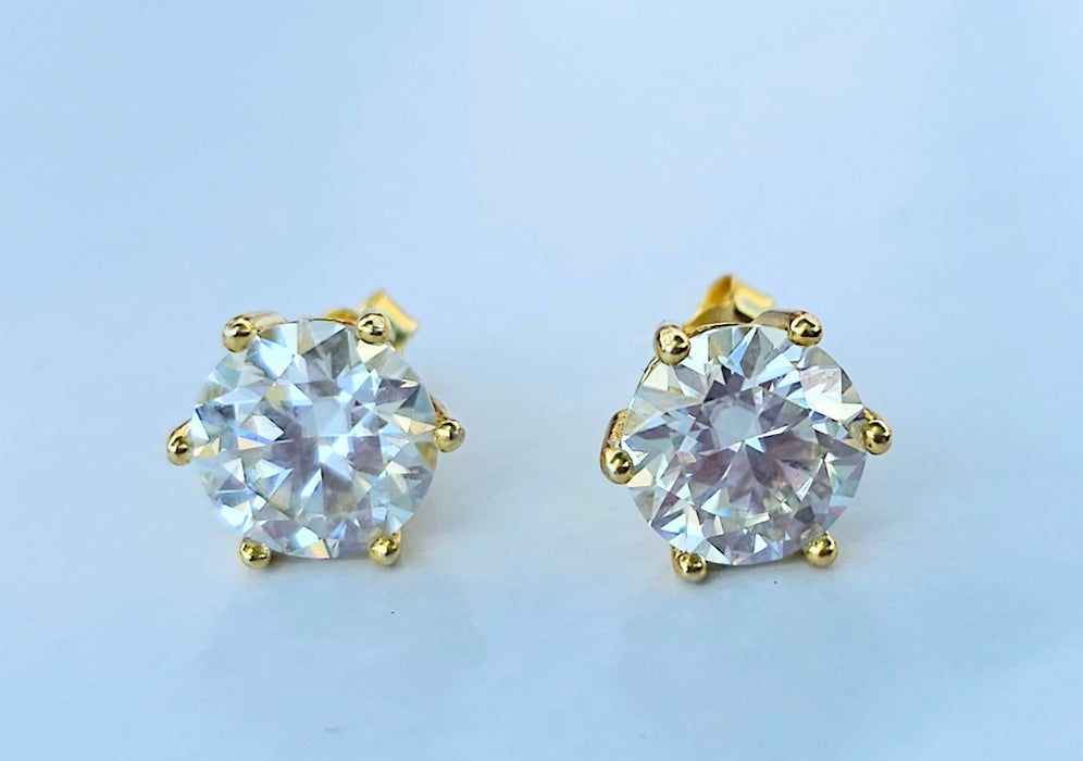 4 Carat Round cut Beautiful Moissanite Earrings