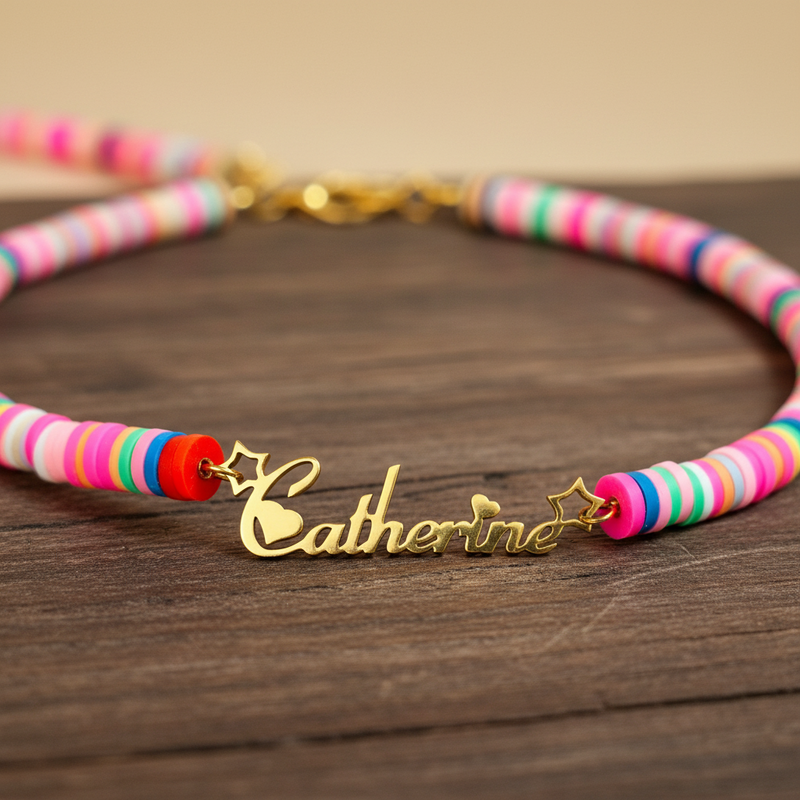 Collar con nombre colorido para niña