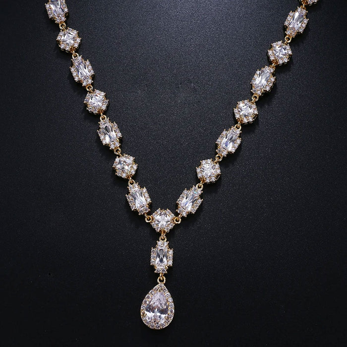 Glamour Charming Crystal Sparkling Necklace