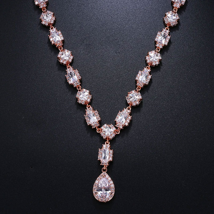 Glamour Charming Crystal Sparkling Necklace