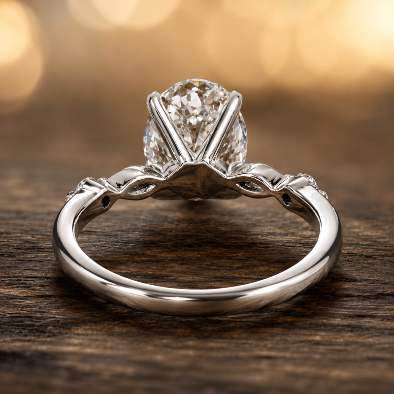 Anillo solitario redondo de hoja de vid en plata de ley