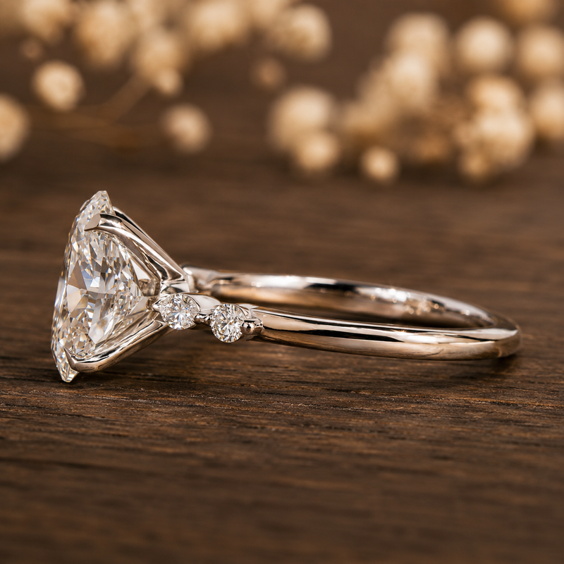 Anillo solitario redondo de hoja de vid en plata de ley