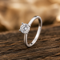 Anillo solitario redondo de hoja de vid en plata de ley