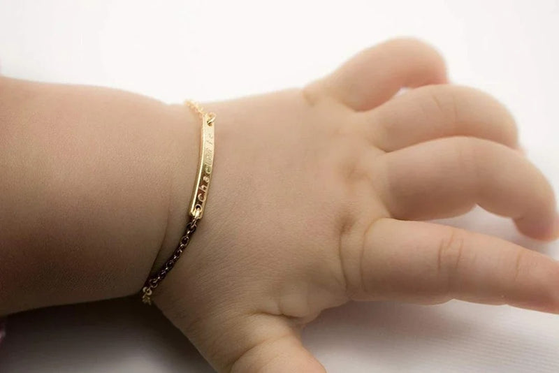 Bracelet de naissance gravé personnalisé en or, argent ou or rose